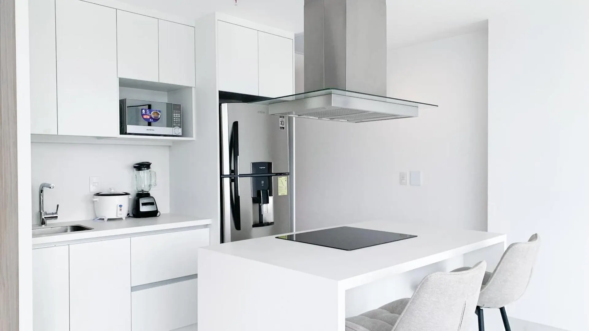 Suite De Estreno 3 Ambientes En Torre Millenium Guayaquil 0*,