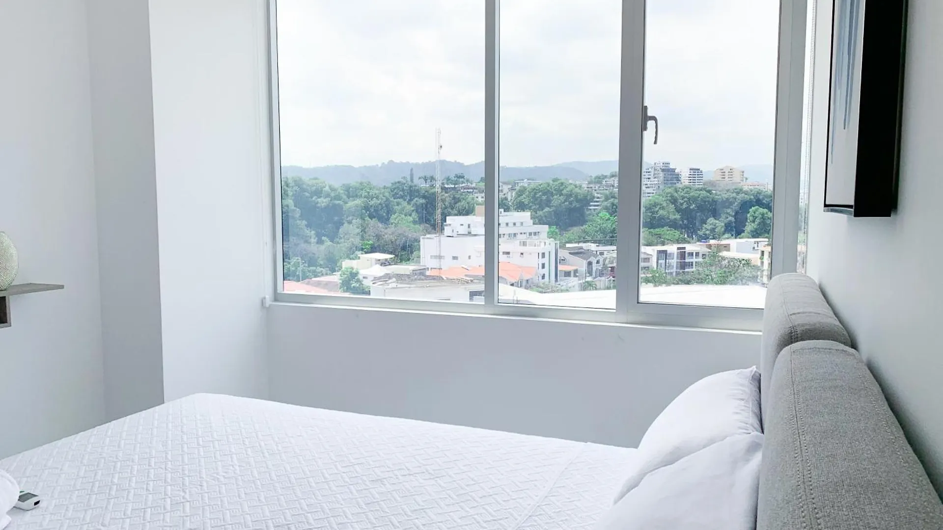Suite De Estreno 3 Ambientes En Torre Millenium Guayaquil 0*,  Ecuador
